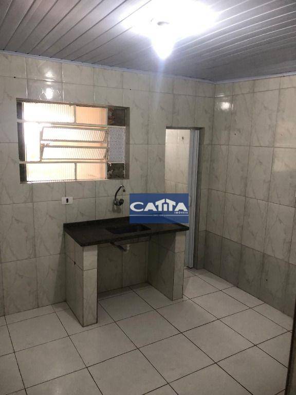 Casa para alugar com 2 quartos, 100m² - Foto 3