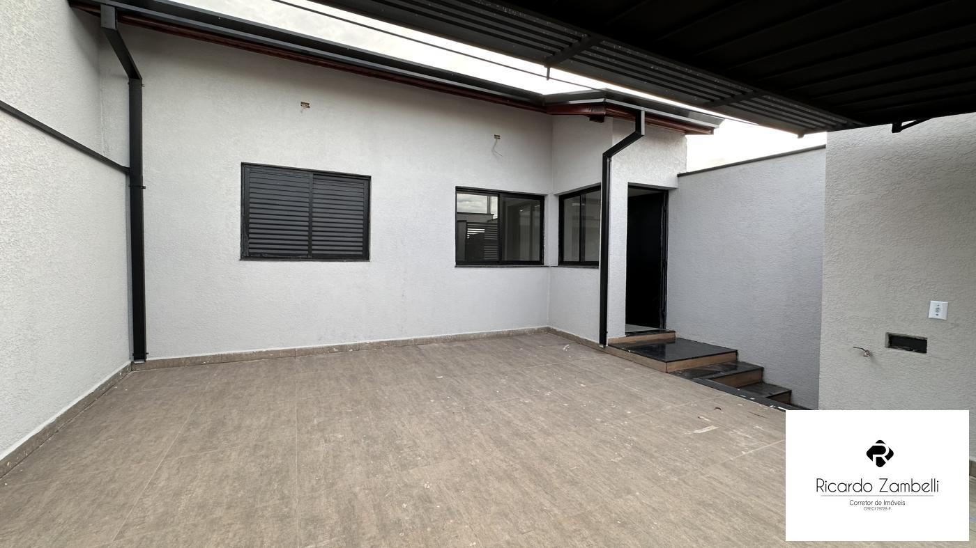 Casa à venda com 3 quartos, 140m² - Foto 1