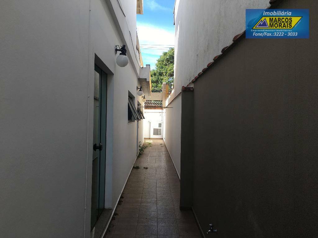 Casa à venda com 3 quartos, 328m² - Foto 41