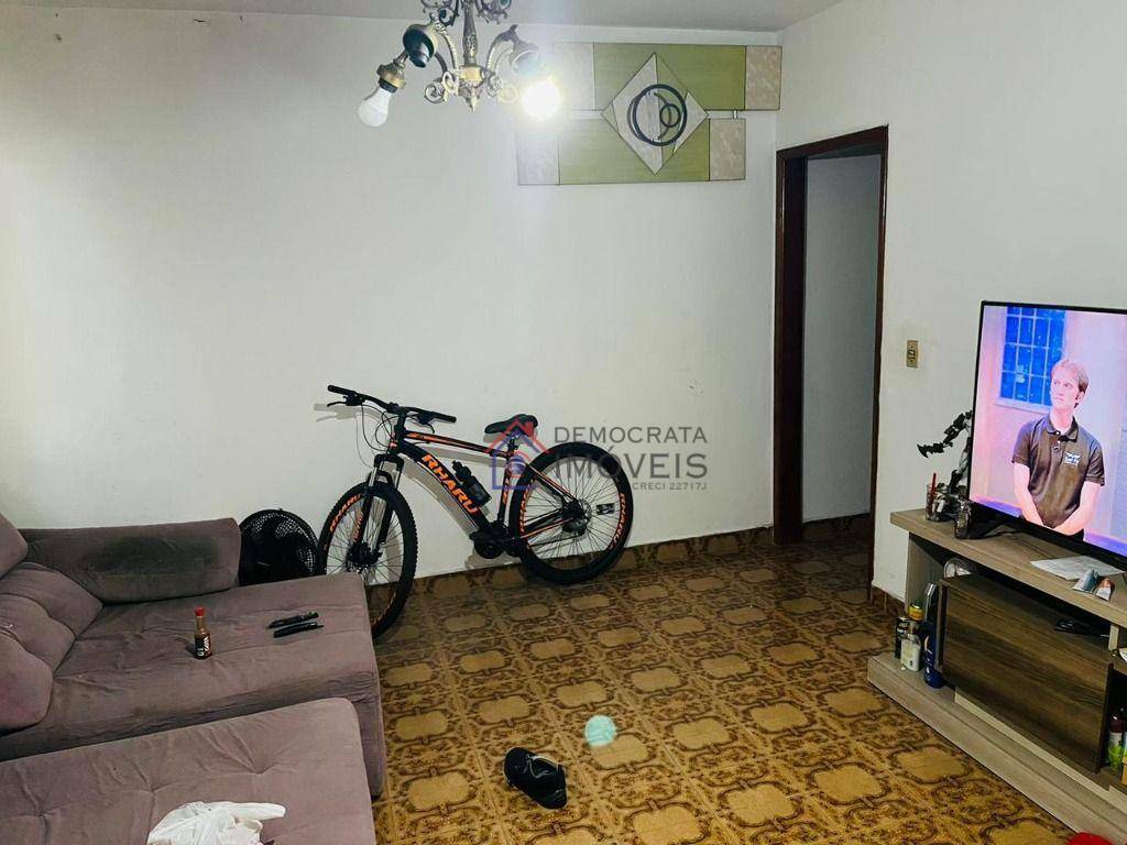 Sobrado à venda com 3 quartos, 200m² - Foto 2