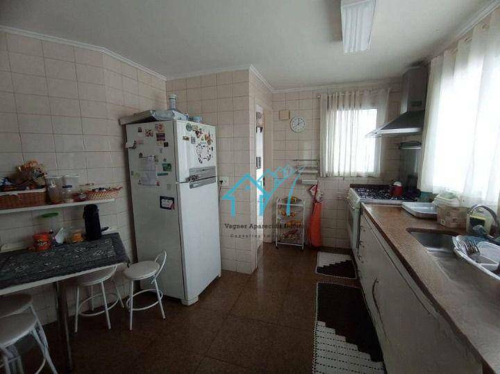 Apartamento à venda com 3 quartos, 183m² - Foto 3