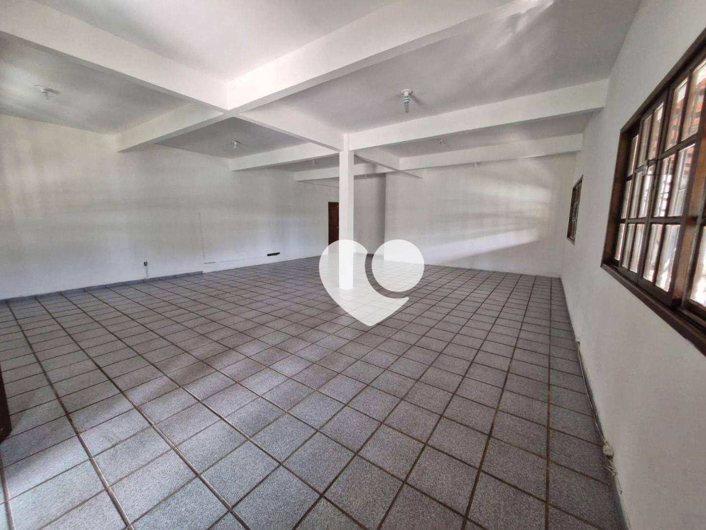 Casa à venda com 4 quartos, 360m² - Foto 17