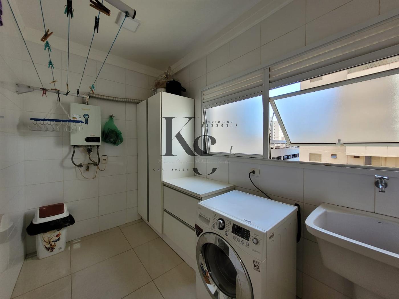 Apartamento à venda com 3 quartos, 144m² - Foto 2