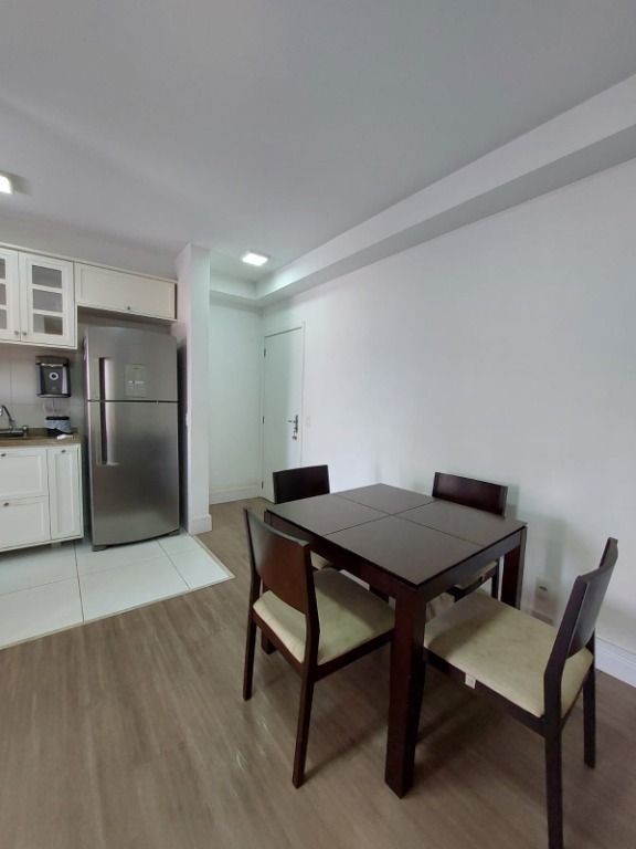 Apartamento à venda com 2 quartos, 76m² - Foto 1