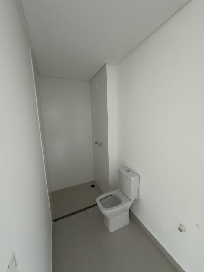 Apartamento à venda com 2 quartos, 67m² - Foto 10