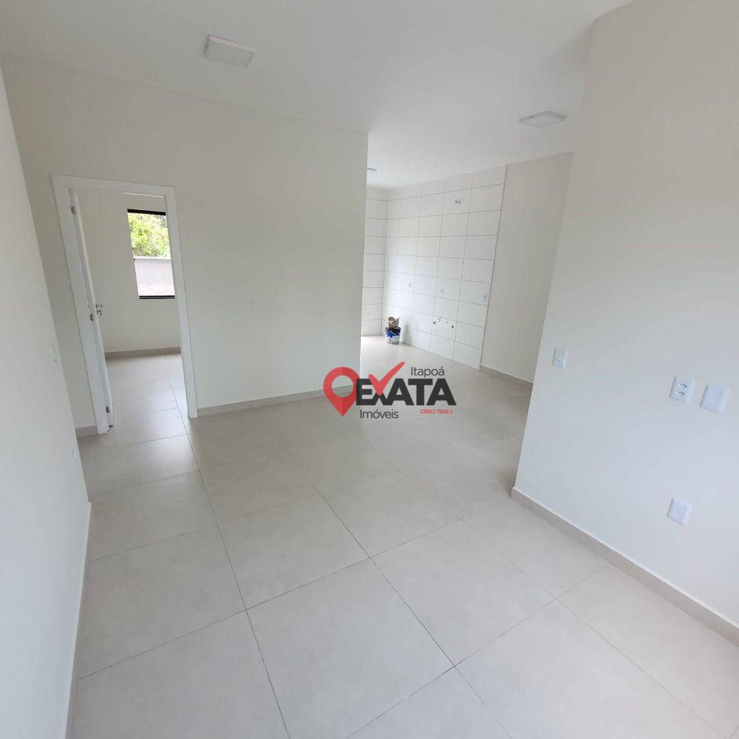 Casa à venda com 3 quartos, 67m² - Foto 8