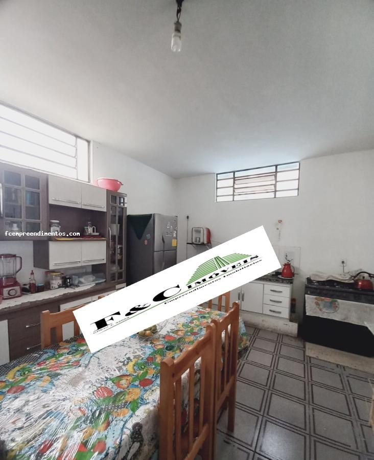 Casa à venda com 3 quartos, 270m² - Foto 11