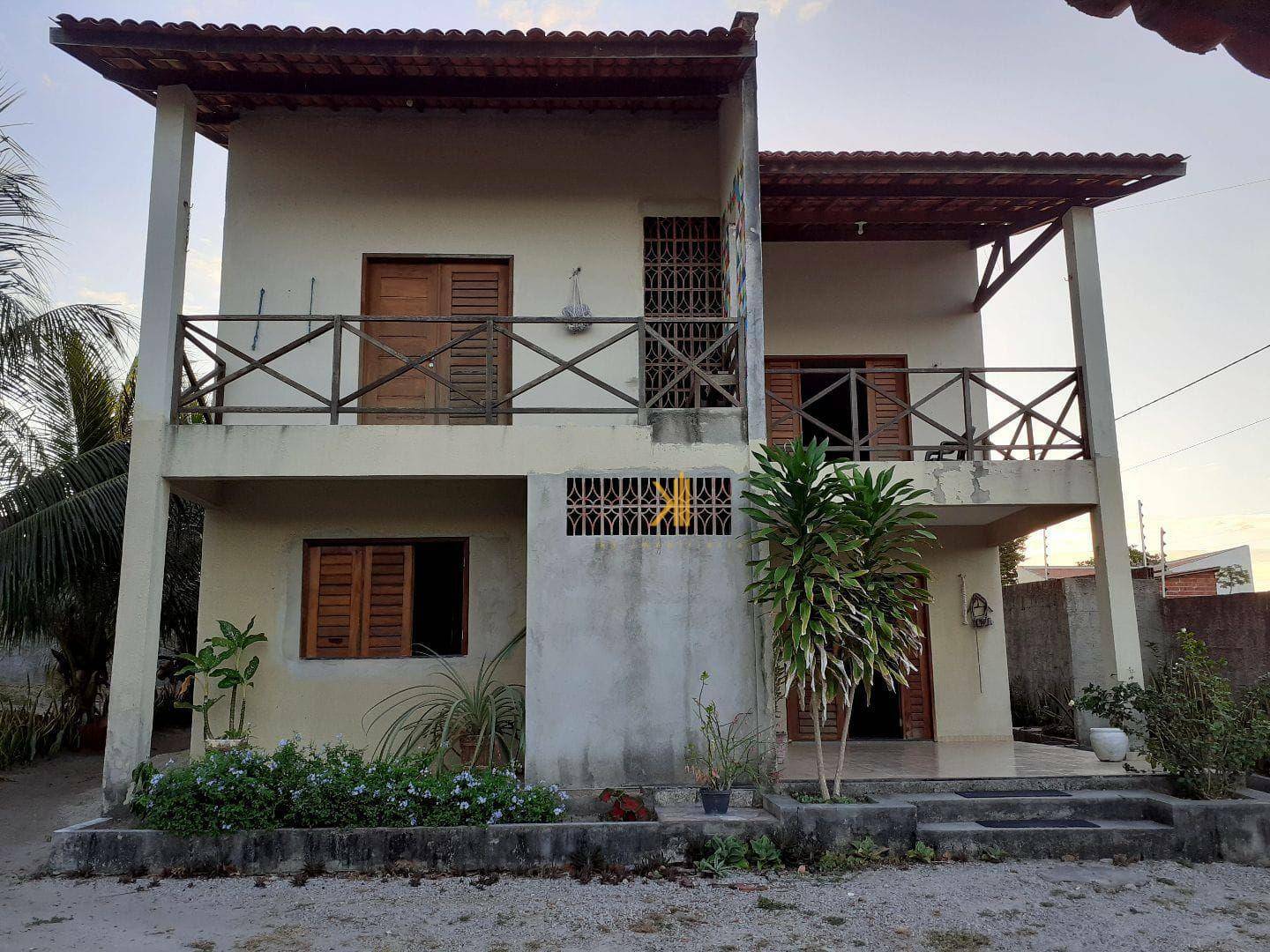 Casa à venda com 3 quartos, 200m² - Foto 1