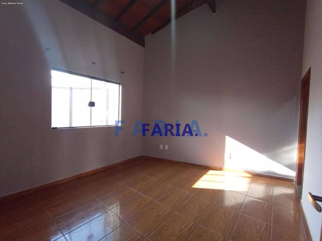 Casa à venda com 2 quartos, 180m² - Foto 5