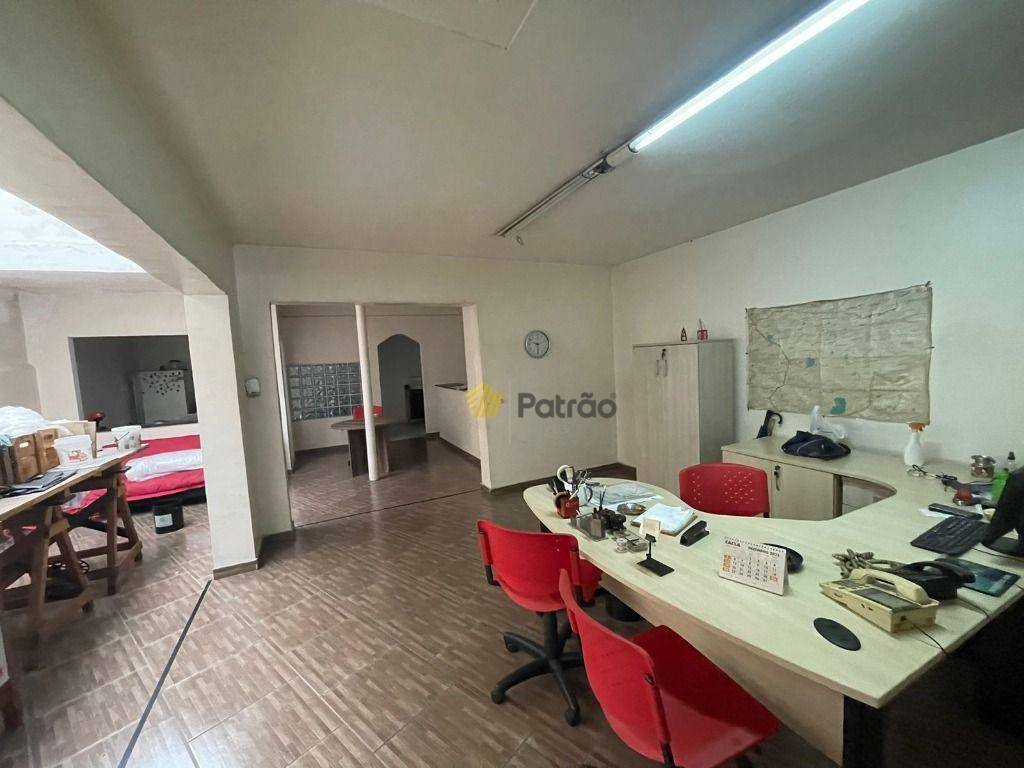 Sobrado à venda com 3 quartos, 195m² - Foto 4