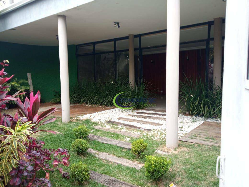 Casa para alugar com 4 quartos, 287m² - Foto 1