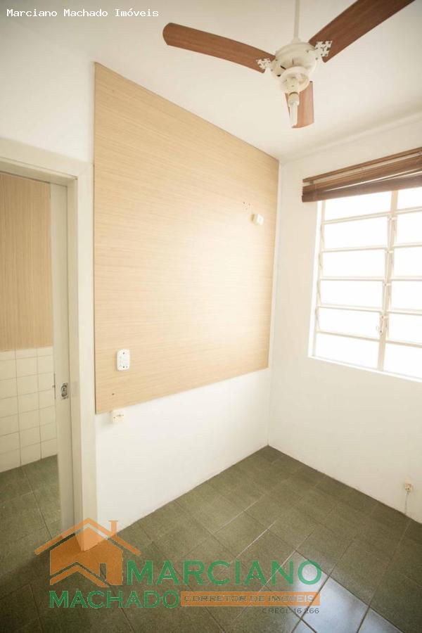 Apartamento à venda com 3 quartos, 111m² - Foto 3