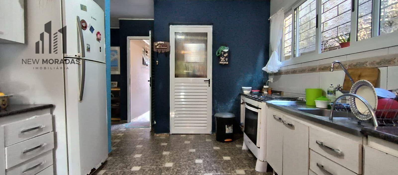 Casa à venda com 3 quartos, 300m² - Foto 8