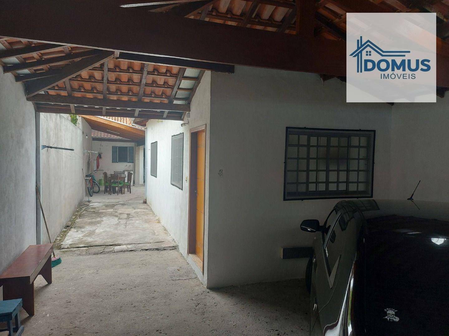 Casa à venda com 5 quartos, 166m² - Foto 1