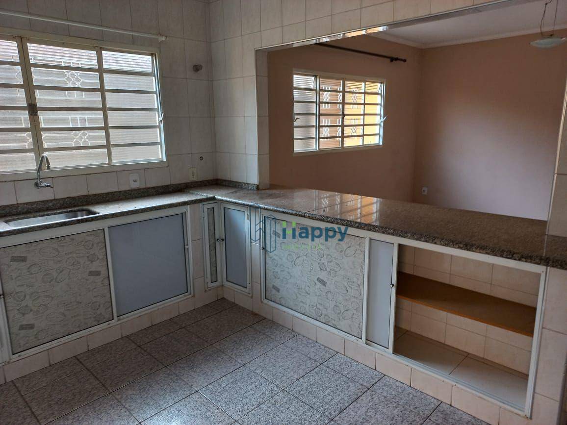 Casa à venda com 2 quartos, 208m² - Foto 3