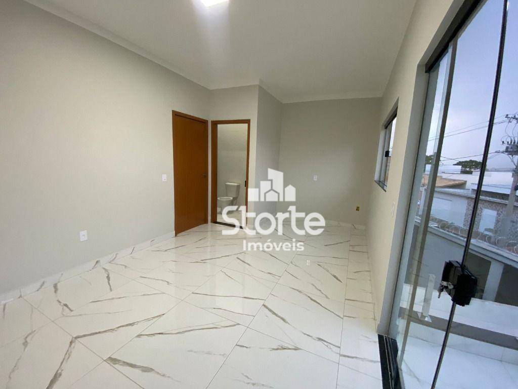 Casa à venda com 3 quartos, 121m² - Foto 12