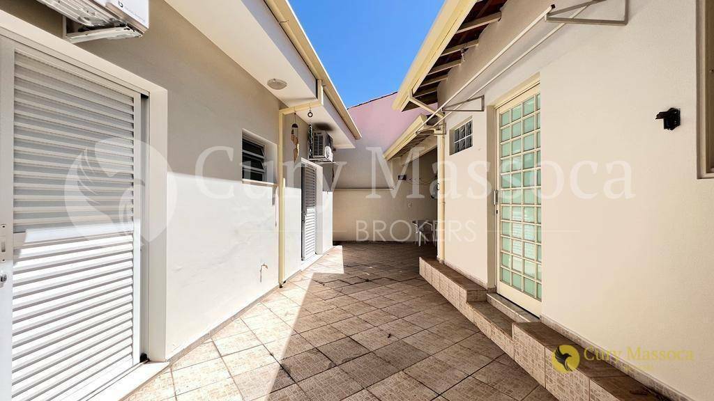 Casa à venda com 4 quartos, 208m² - Foto 3