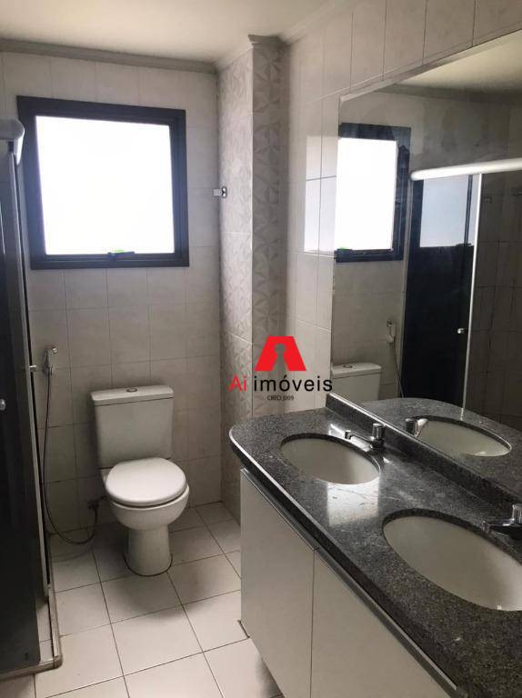 Apartamento para alugar com 4 quartos, 167m² - Foto 17