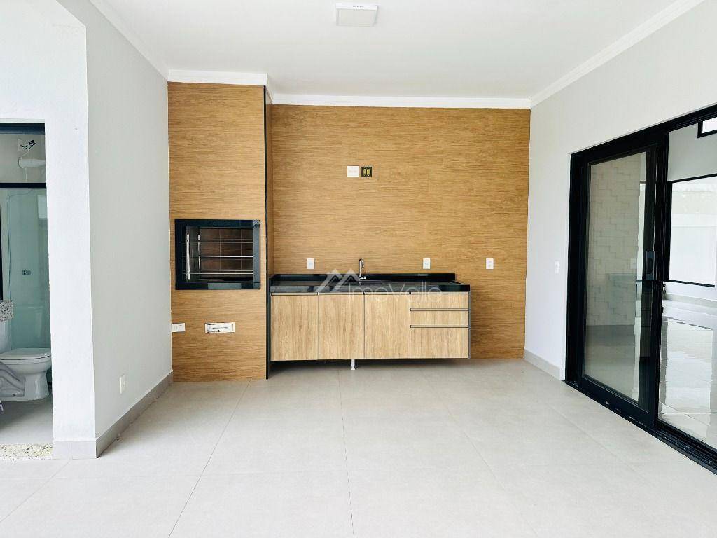 Casa de Condomínio para alugar com 3 quartos, 225m² - Foto 10