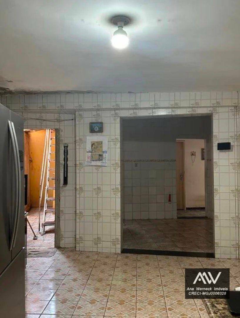 Casa à venda com 4 quartos, 180m² - Foto 10