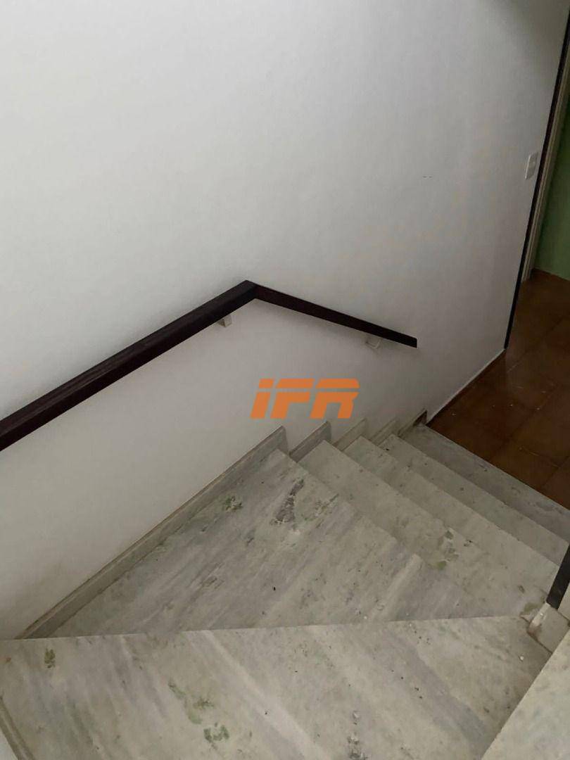 Sobrado à venda com 2 quartos, 250m² - Foto 22