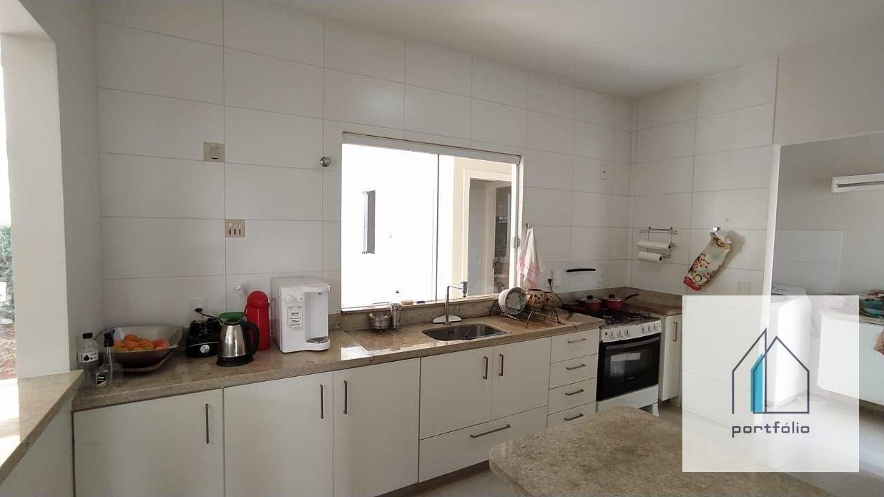 Casa à venda com 4 quartos, 200m² - Foto 7