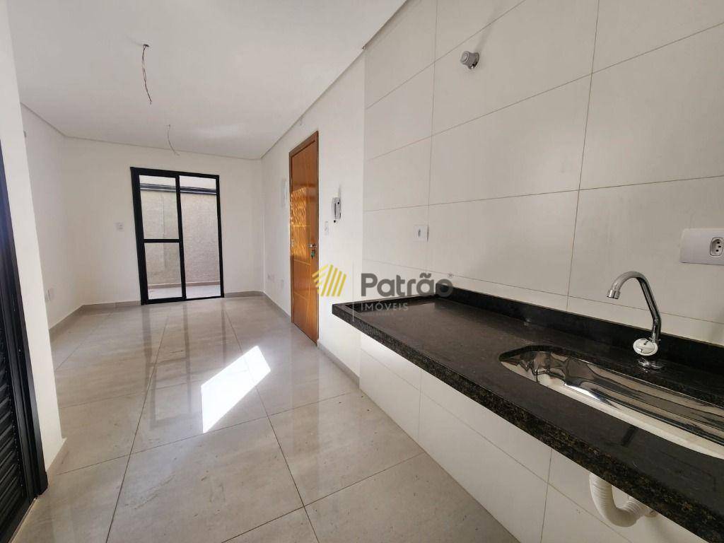 Apartamento à venda com 2 quartos, 61m² - Foto 2