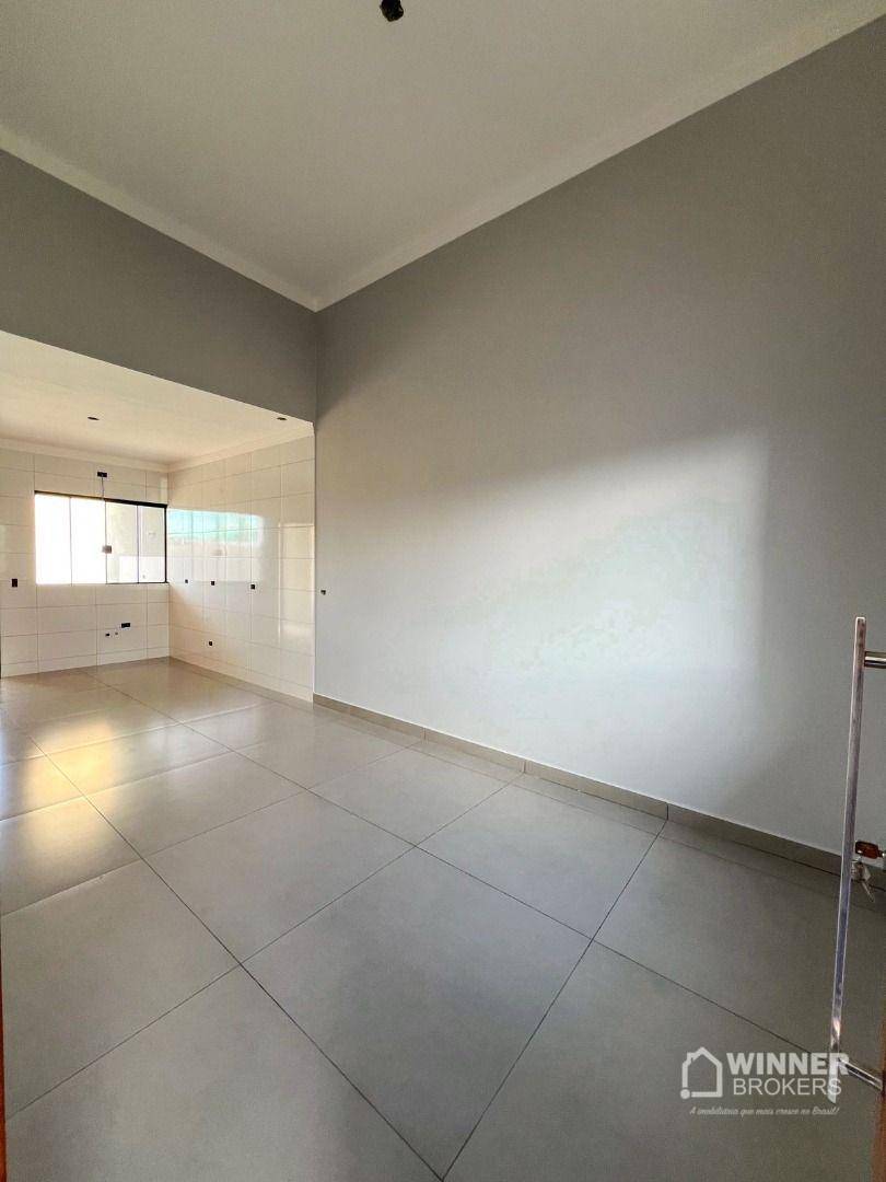 Casa à venda com 2 quartos, 70m² - Foto 4