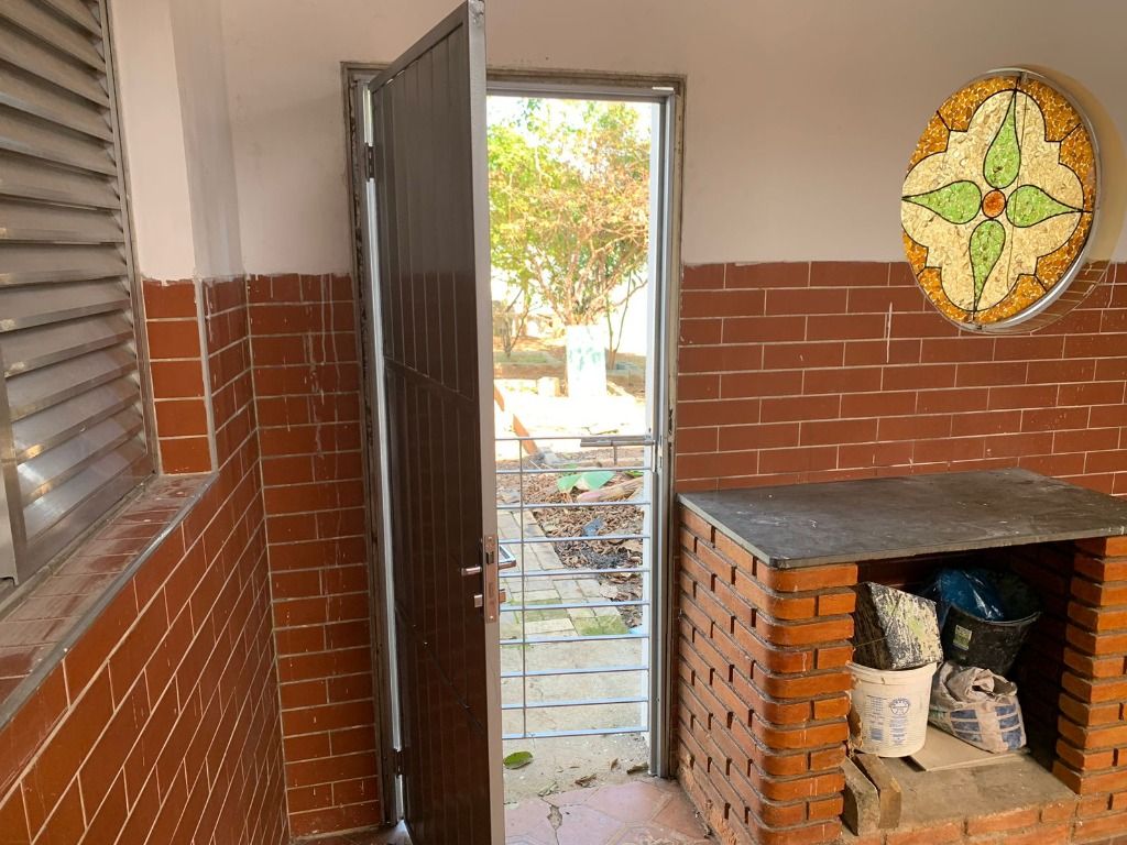 Casa à venda e aluguel com 3 quartos, 260m² - Foto 5