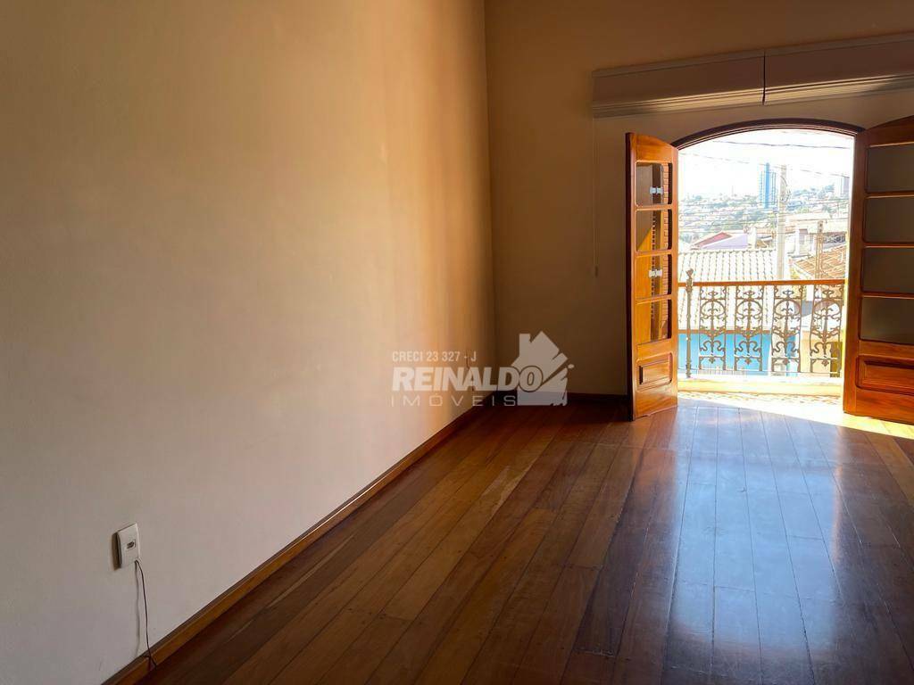 Casa à venda com 3 quartos, 238m² - Foto 5