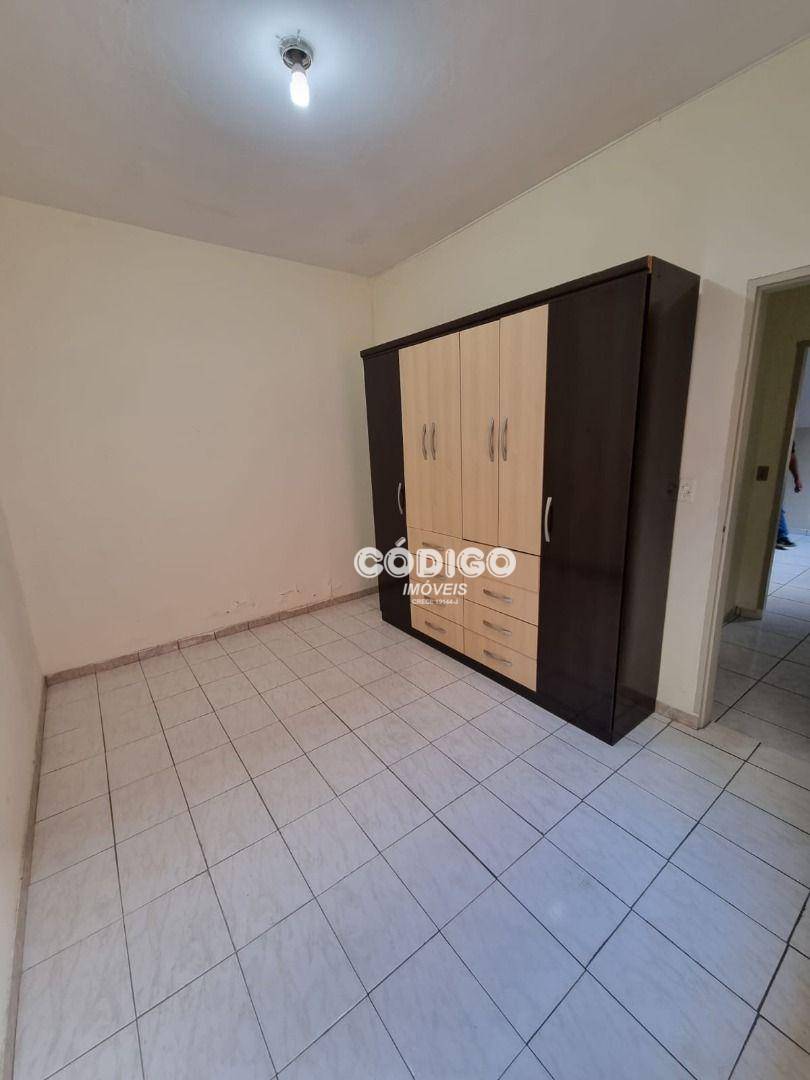 Casa para alugar com 2 quartos, 230m² - Foto 8