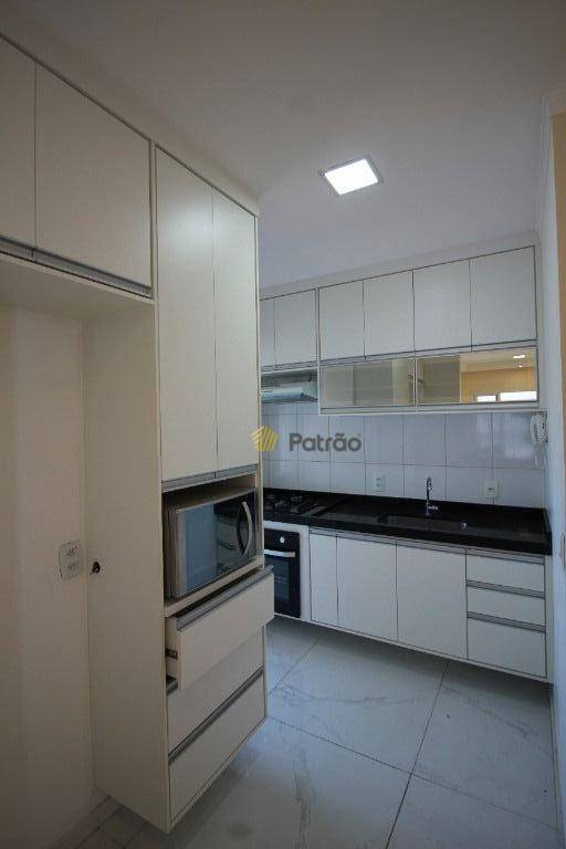 Apartamento à venda com 2 quartos, 64m² - Foto 8