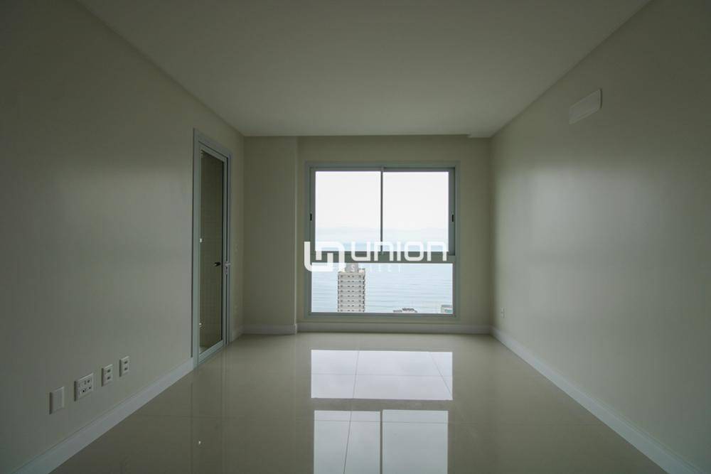 Apartamento à venda com 3 quartos, 128m² - Foto 5