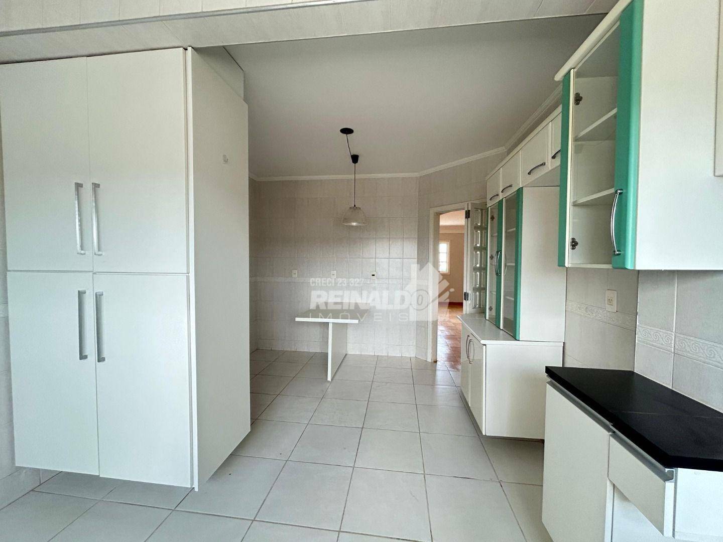 Apartamento para alugar com 3 quartos, 145m² - Foto 13