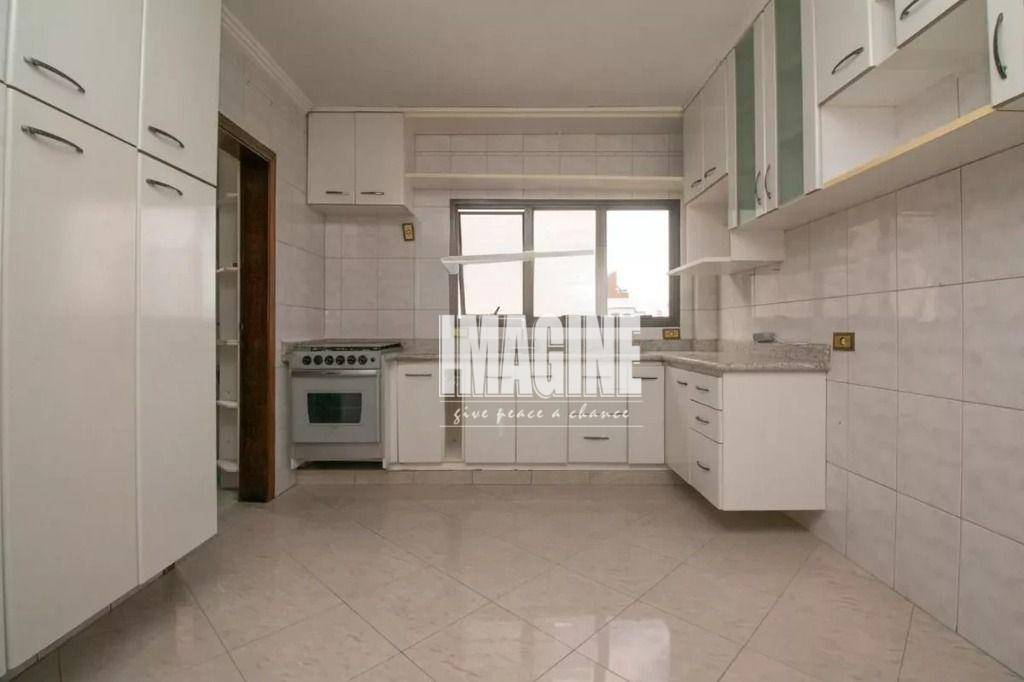 Apartamento à venda com 3 quartos, 134m² - Foto 9