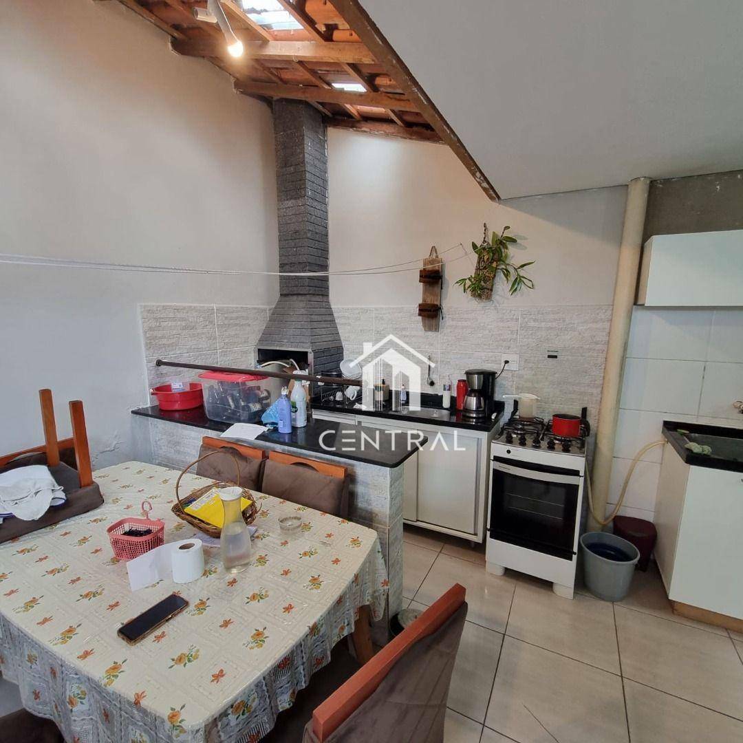 Casa à venda com 2 quartos, 70m² - Foto 10
