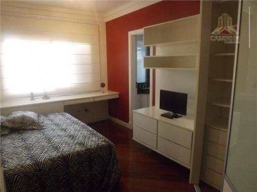 Apartamento à venda com 3 quartos, 221m² - Foto 16