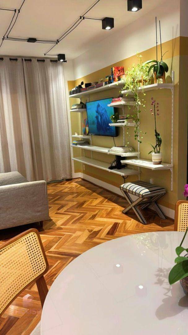 Apartamento à venda com 2 quartos, 67m² - Foto 9