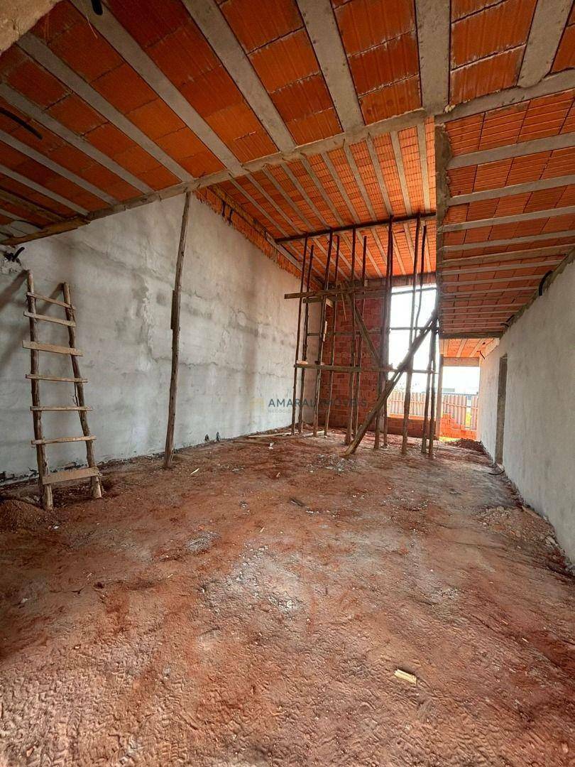 Sobrado à venda com 3 quartos, 290m² - Foto 1