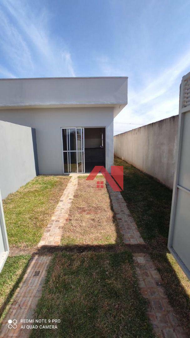 Casa à venda com 2 quartos, 65m² - Foto 1