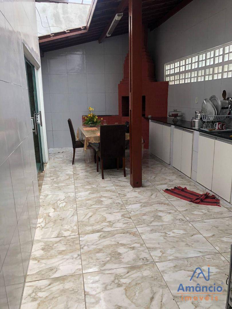 Casa à venda com 3 quartos, 290m² - Foto 10