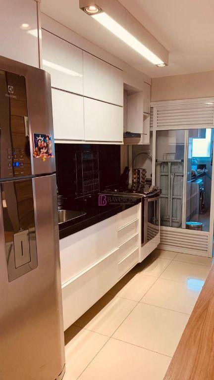 Apartamento à venda com 3 quartos, 101m² - Foto 7