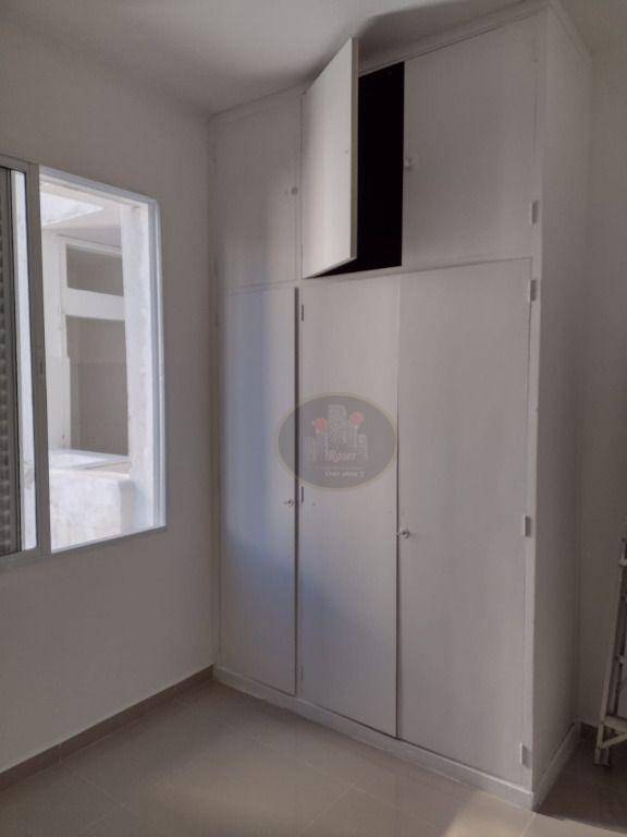 Apartamento à venda com 2 quartos, 70m² - Foto 4