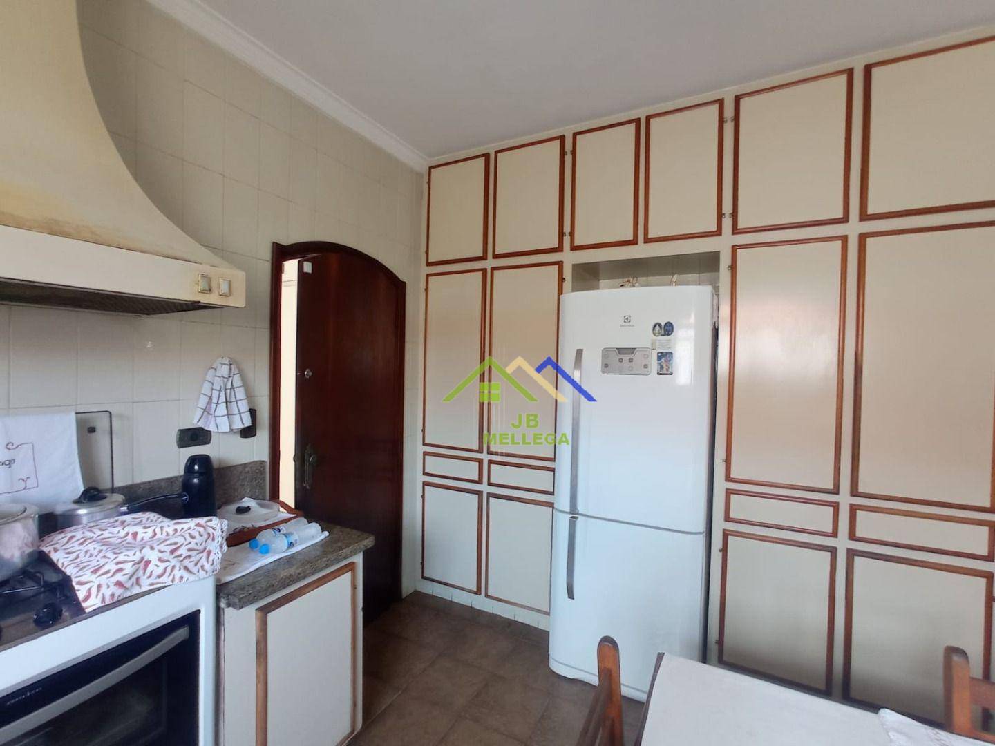 Sobrado à venda com 3 quartos, 298m² - Foto 3