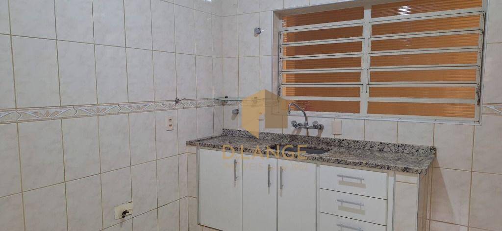 Casa à venda com 3 quartos, 194m² - Foto 14