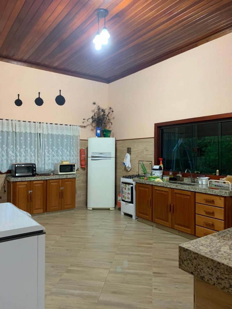 Fazenda à venda com 4 quartos, 200m² - Foto 37