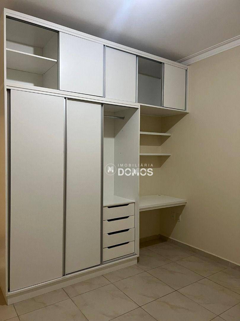 Casa para alugar com 3 quartos, 217m² - Foto 8