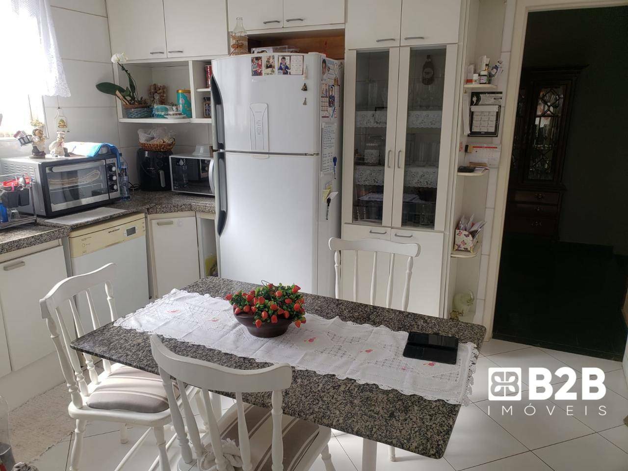 Casa à venda com 3 quartos, 233m² - Foto 10