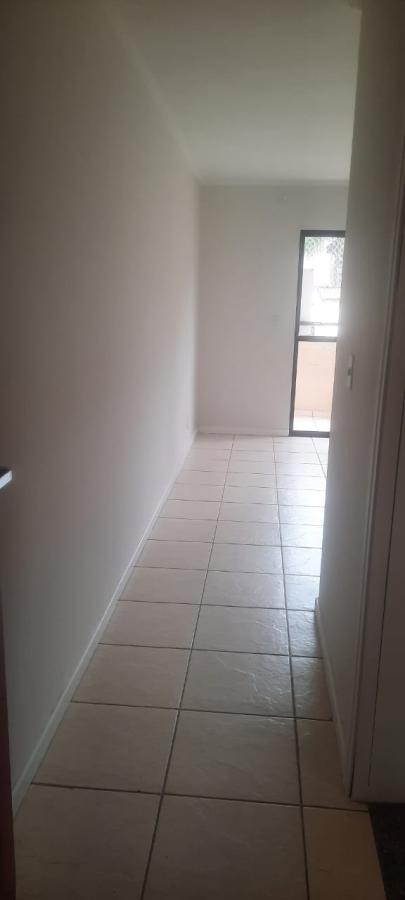 Apartamento à venda com 3 quartos, 70m² - Foto 4