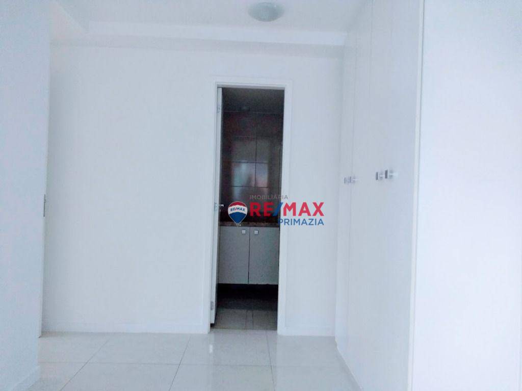 Apartamento para alugar com 3 quartos, 77m² - Foto 15